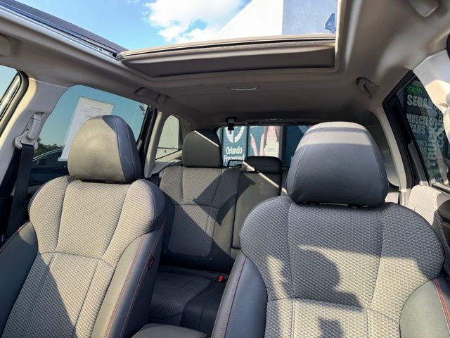Vehicle image 27 of 49