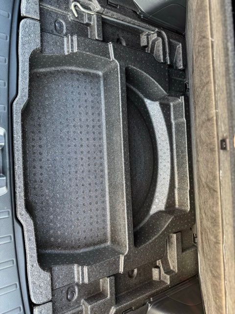 Vehicle image 22 of 49