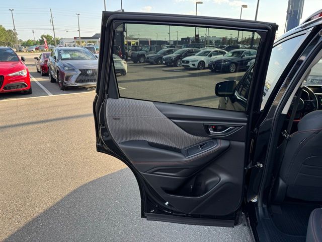 Vehicle image 36 of 49