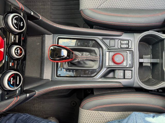 Vehicle image 33 of 49