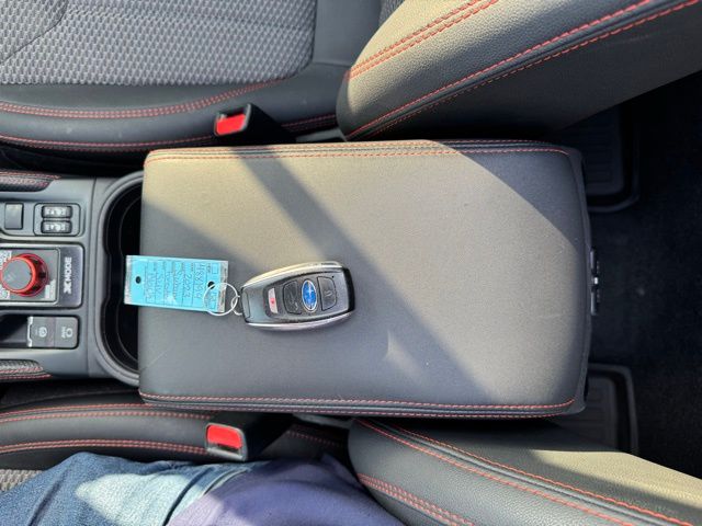 Vehicle image 34 of 49