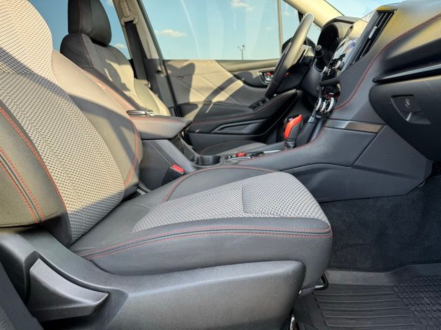 Vehicle image 46 of 49