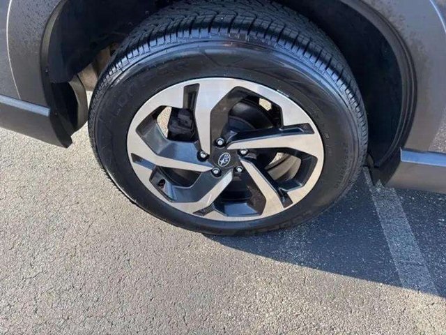 2023 Subaru Forester Touring Image 4 of 34