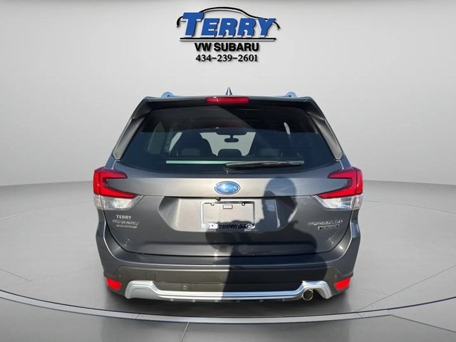 2023 Subaru Forester Touring Image 2 of 34