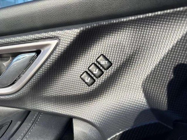 2023 Subaru Forester Touring Image 25 of 34