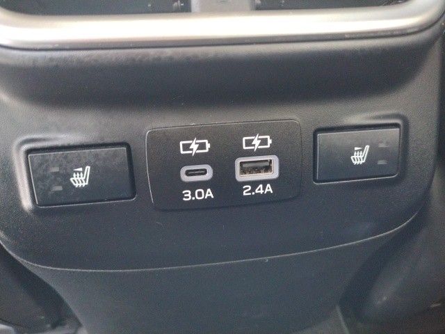 Vehicle image 40 of 42
