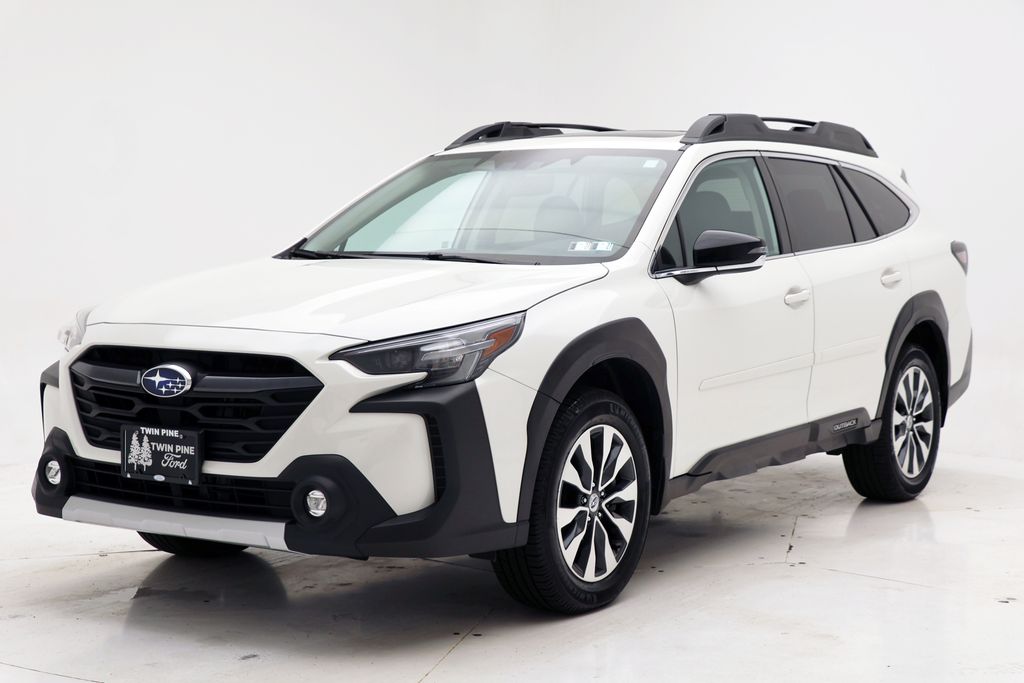 2023 Subaru Outback Limited XT Image 2 of 31