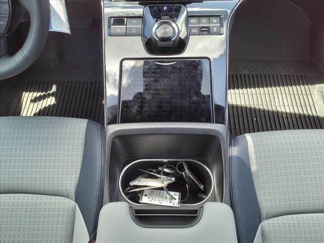 Vehicle image 17 of 20