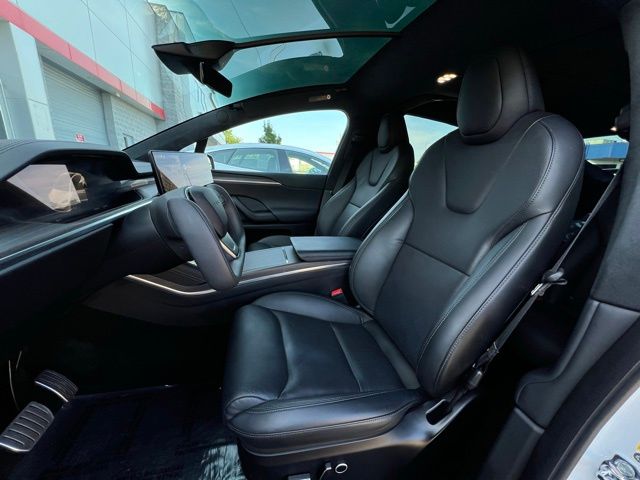 Vehicle image 11 of 31