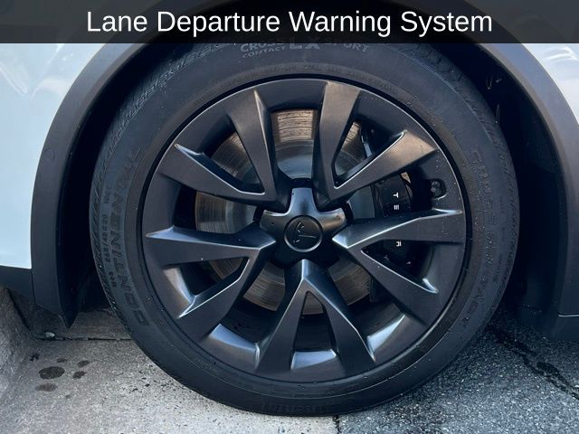 Vehicle image 8 of 31