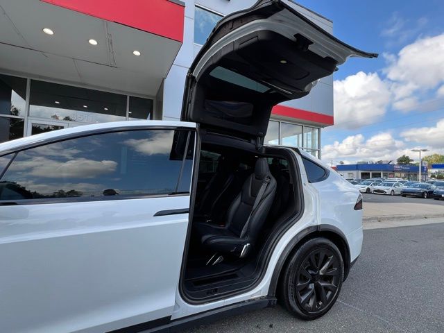 Vehicle image 25 of 31