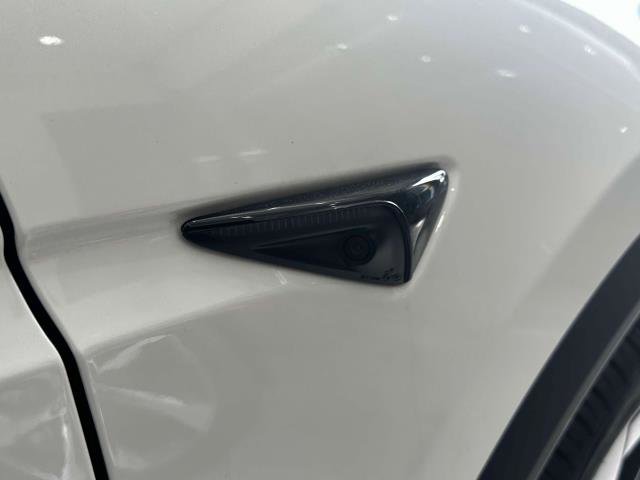 Vehicle image 22 of 38