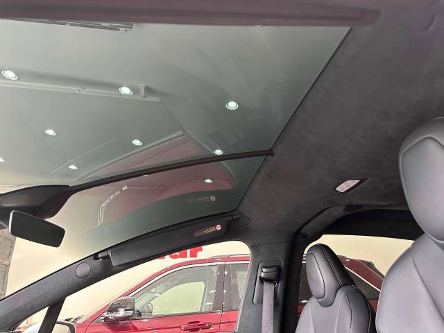 Vehicle image 28 of 38