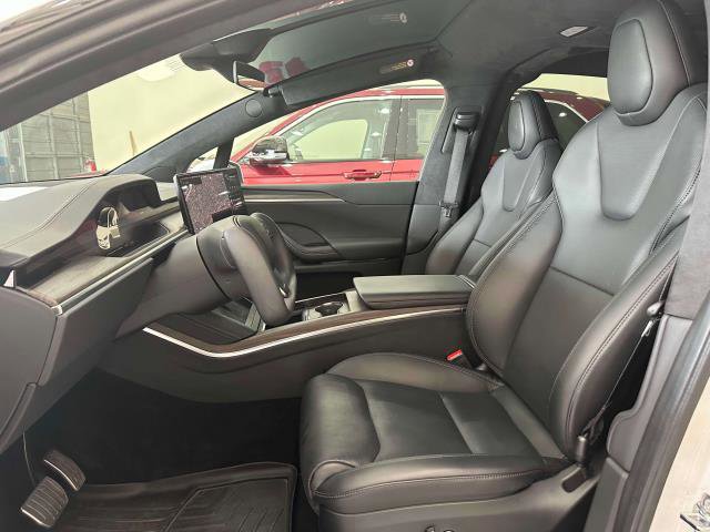 Vehicle image 6 of 38