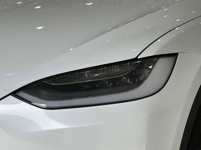 Vehicle image 32 of 38