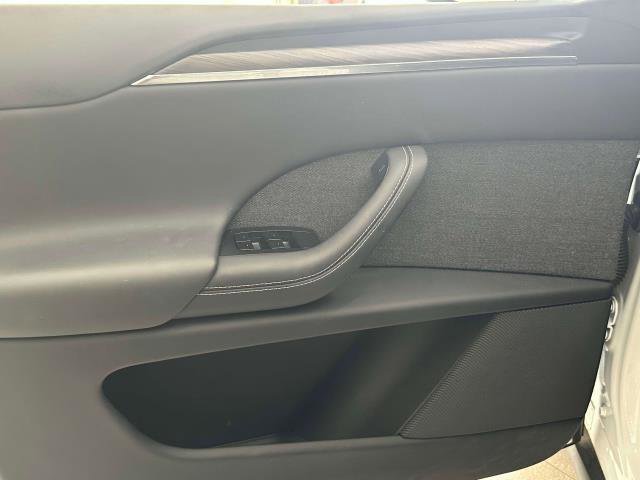Vehicle image 16 of 38