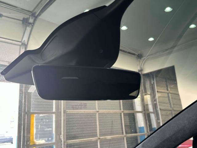 Vehicle image 17 of 38