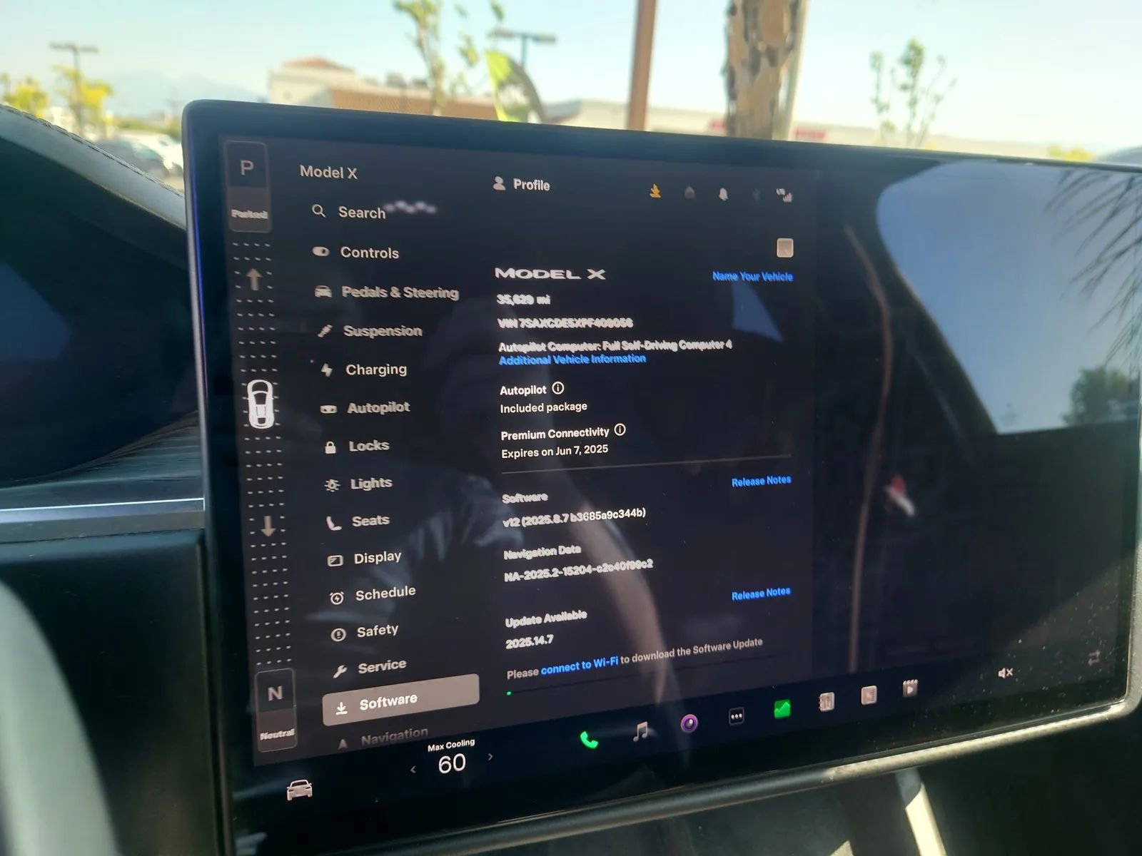 Vehicle image 23 of 25