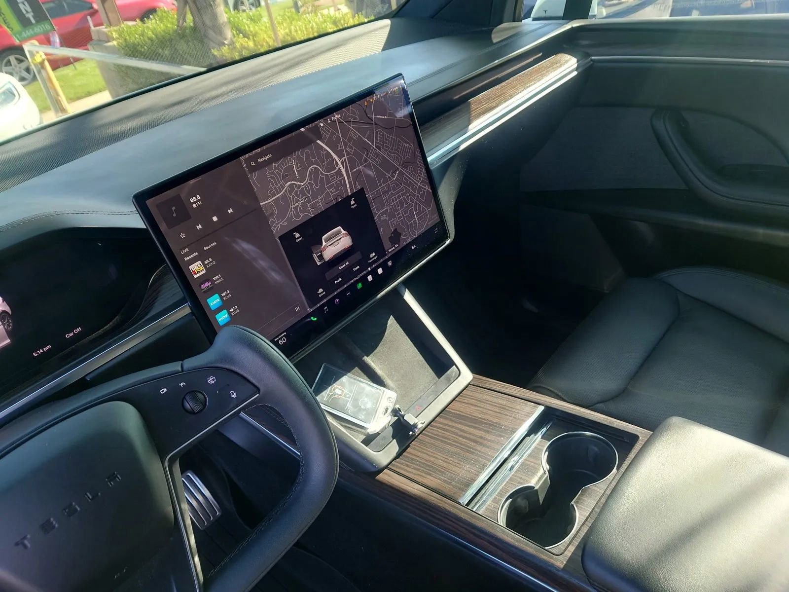 Vehicle image 22 of 25