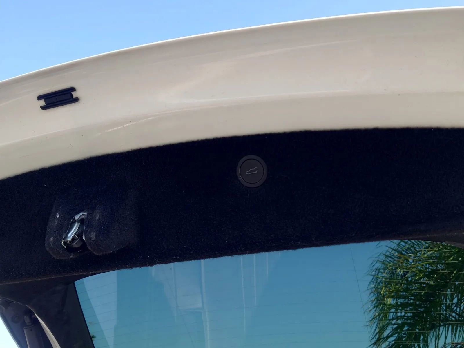 Vehicle image 8 of 25
