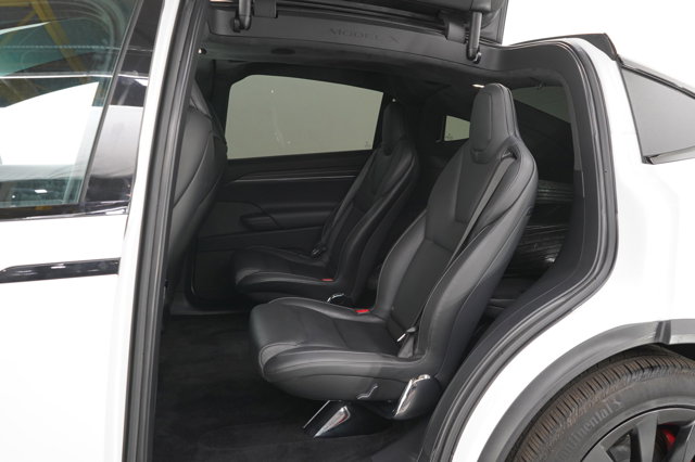Vehicle image 19 of 34