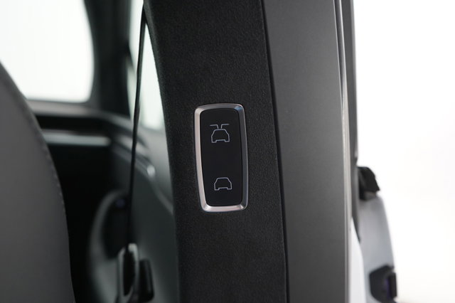 Vehicle image 16 of 34