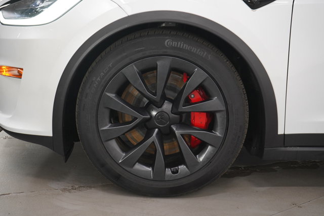 Vehicle image 33 of 34