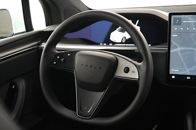 Vehicle image 13 of 34