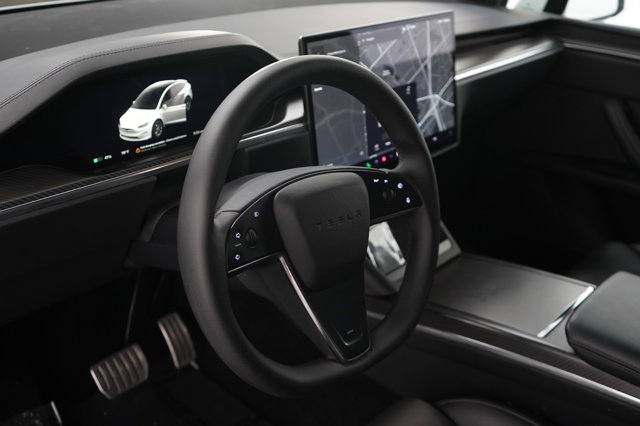 Vehicle image 23 of 34