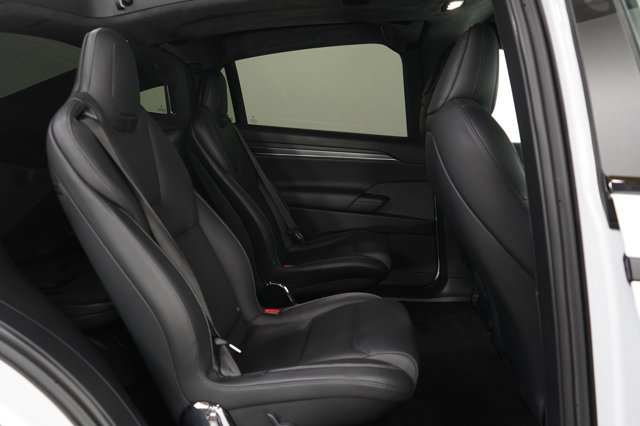 Vehicle image 11 of 34
