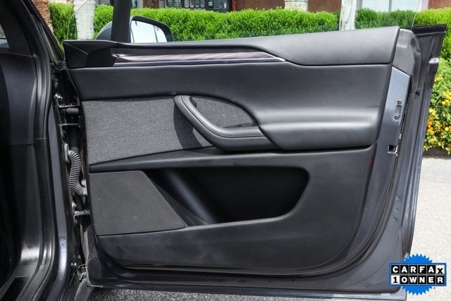 Vehicle image 40 of 47