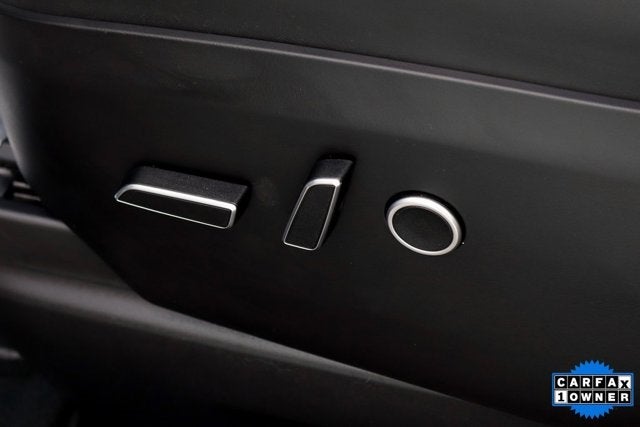 Vehicle image 17 of 47