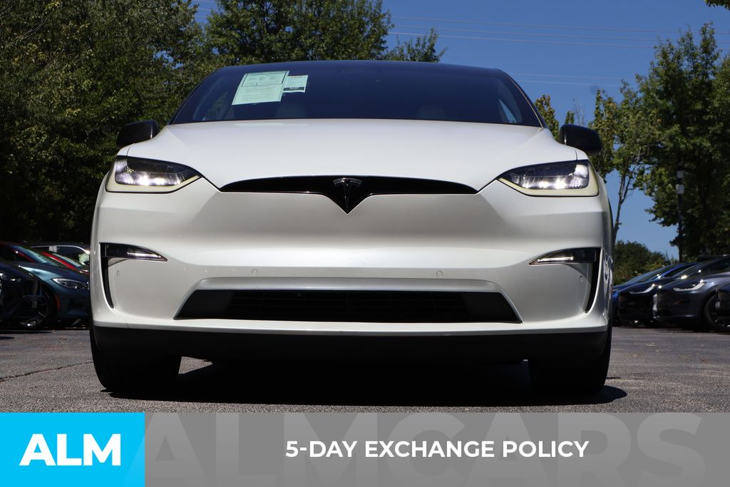 2023 Tesla Model X Standard Range Image 3 of 34
