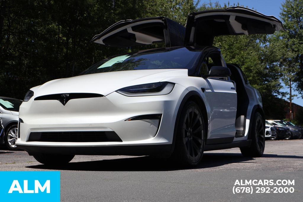 2023 Tesla Model X Standard Range Image 2 of 34