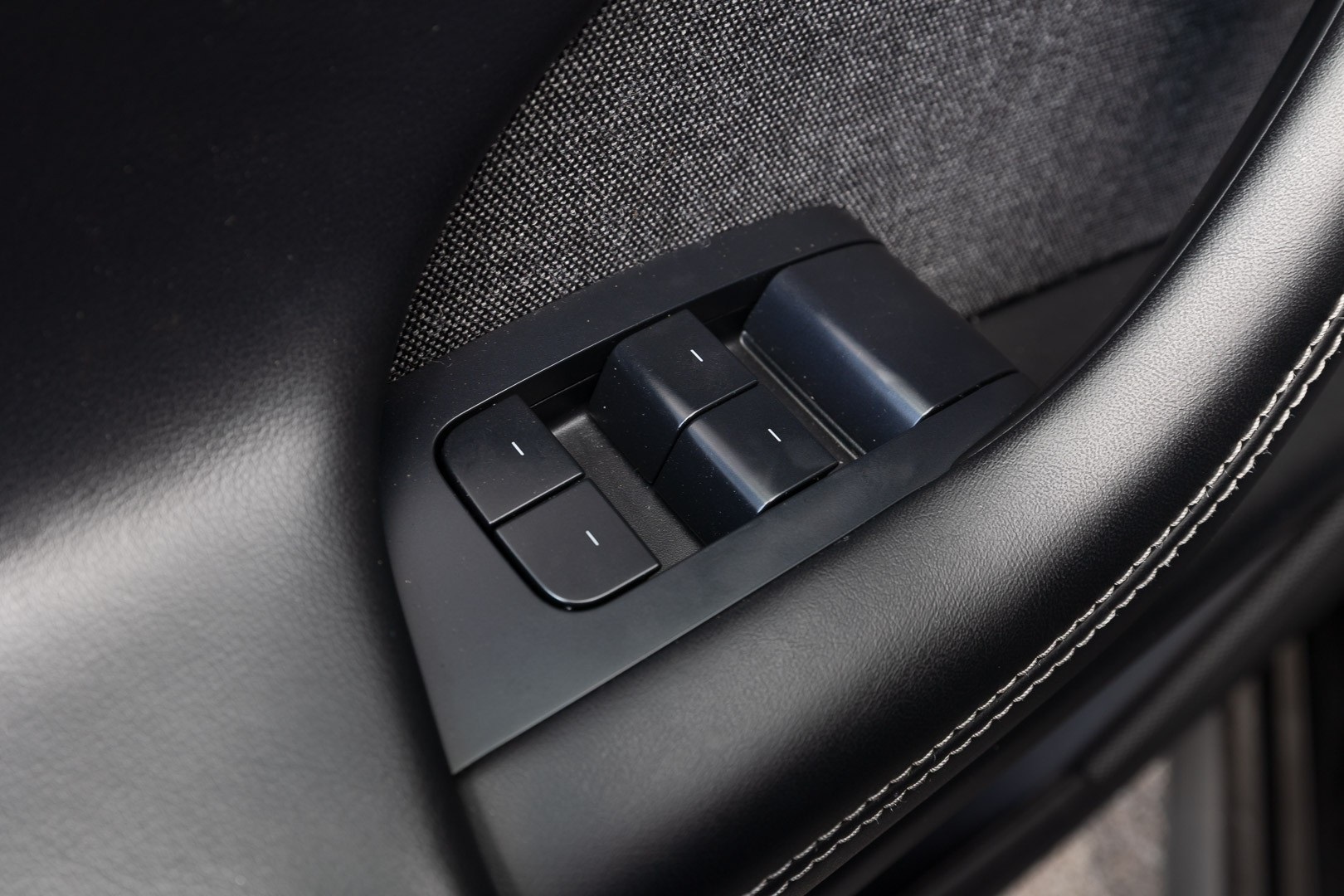 Vehicle image 20 of 27