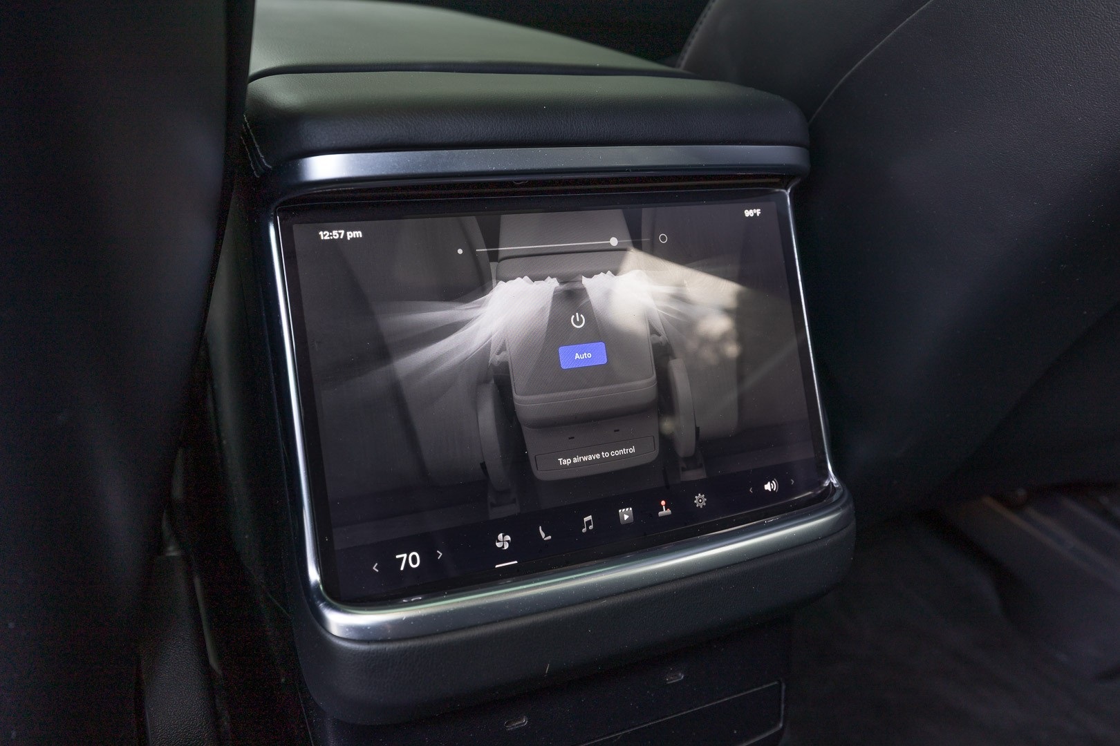 Vehicle image 21 of 27