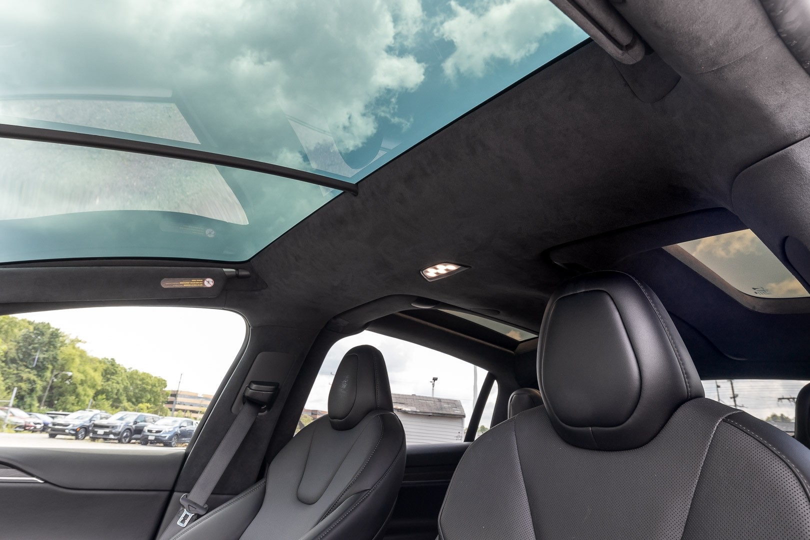 Vehicle image 23 of 27