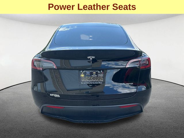 Vehicle image 8 of 25
