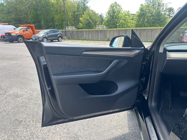 Vehicle image 19 of 25