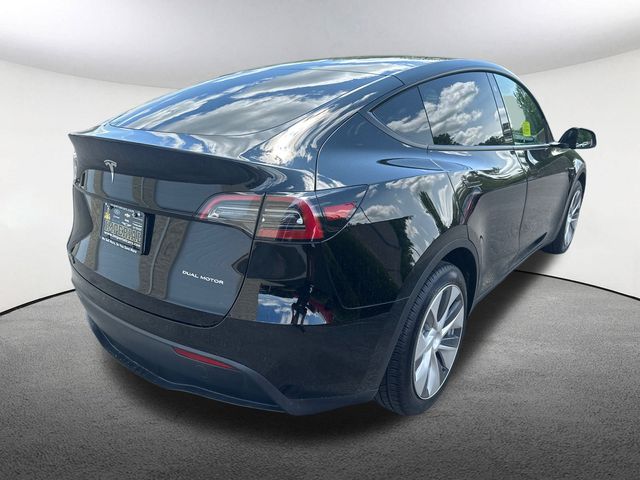 Vehicle image 7 of 25