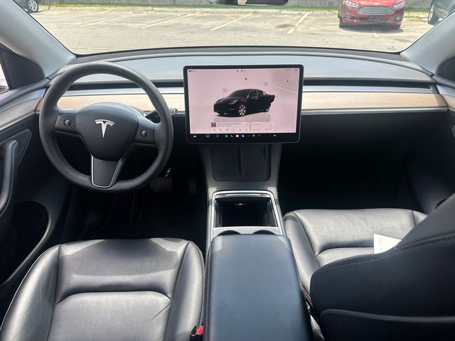 Vehicle image 16 of 25