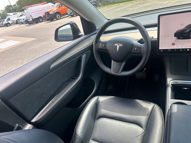 Vehicle image 17 of 25