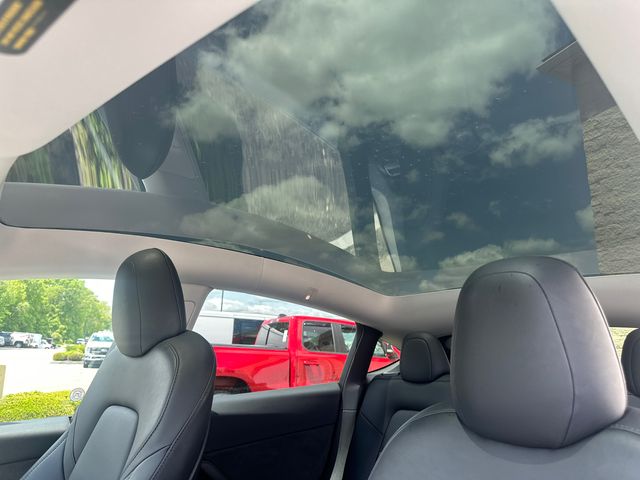 Vehicle image 24 of 25