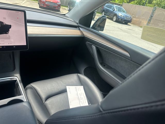 Vehicle image 18 of 25