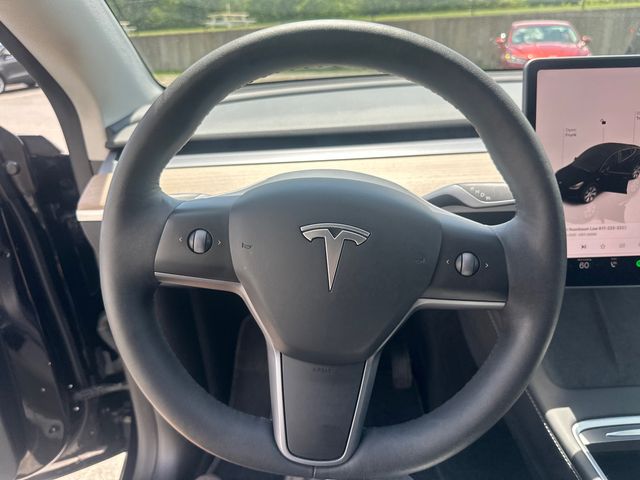 Vehicle image 21 of 25