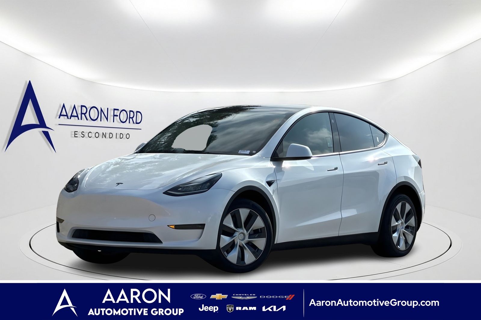 2023 Tesla Model Y Base Image 1 of 41