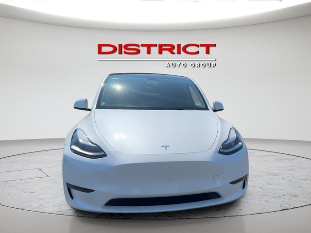 2023 Tesla Model Y Long Range Image 2 of 30