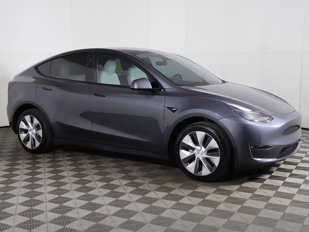 2023 Tesla Model Y Long Range Image 3 of 59