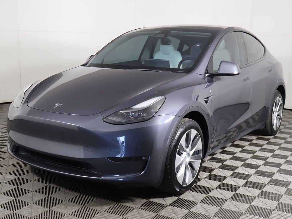 2023 Tesla Model Y Long Range Image 1 of 59