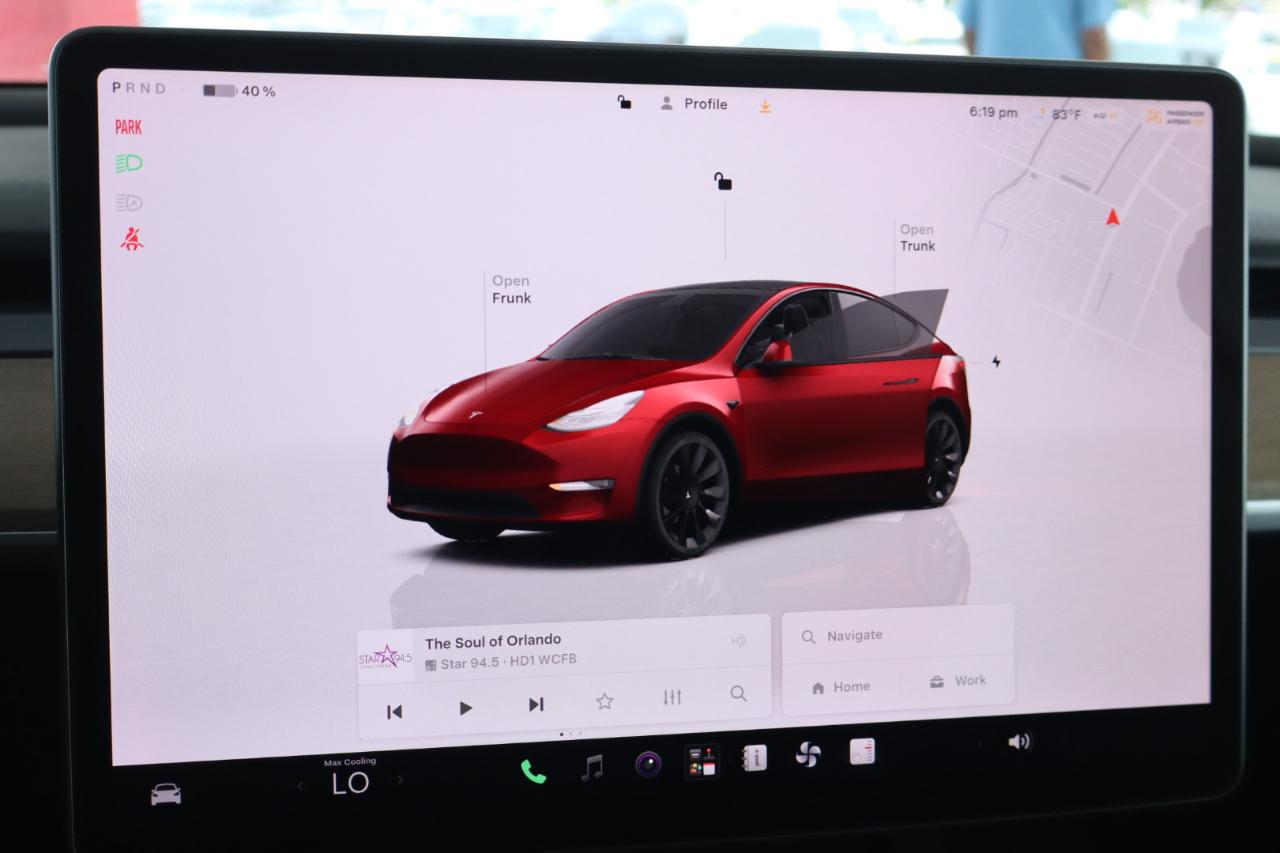 2023 Tesla Model Y Long Range Image 2 of 37